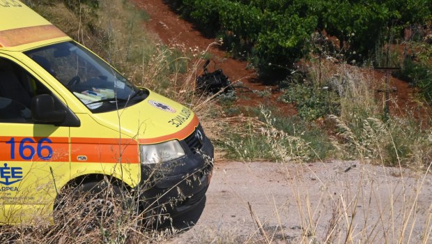 Ροδόπη: Αυτοκίνητο που μετέφερε μετανάστες έπεσε σε χαράδρα - Ένας νεκρός, τρεις τραυματίες