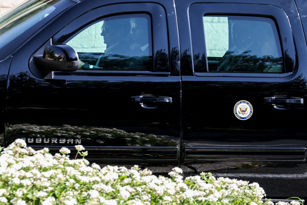 Τροχαίο στην αυτοκινητοπομπή του Τζέι Ντι Βανς – Ένας αστυνομικός σε κρίσιμη κατάσταση