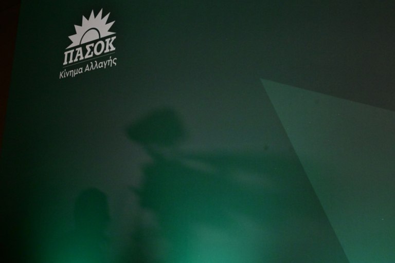 Η δήλωση Τασούλα που ενόχλησε το ΠΑΣΟΚ, τα «πυρά» Χριστοδουλάκη κατά Τσίπρα και η «μάχη» του κέντρου