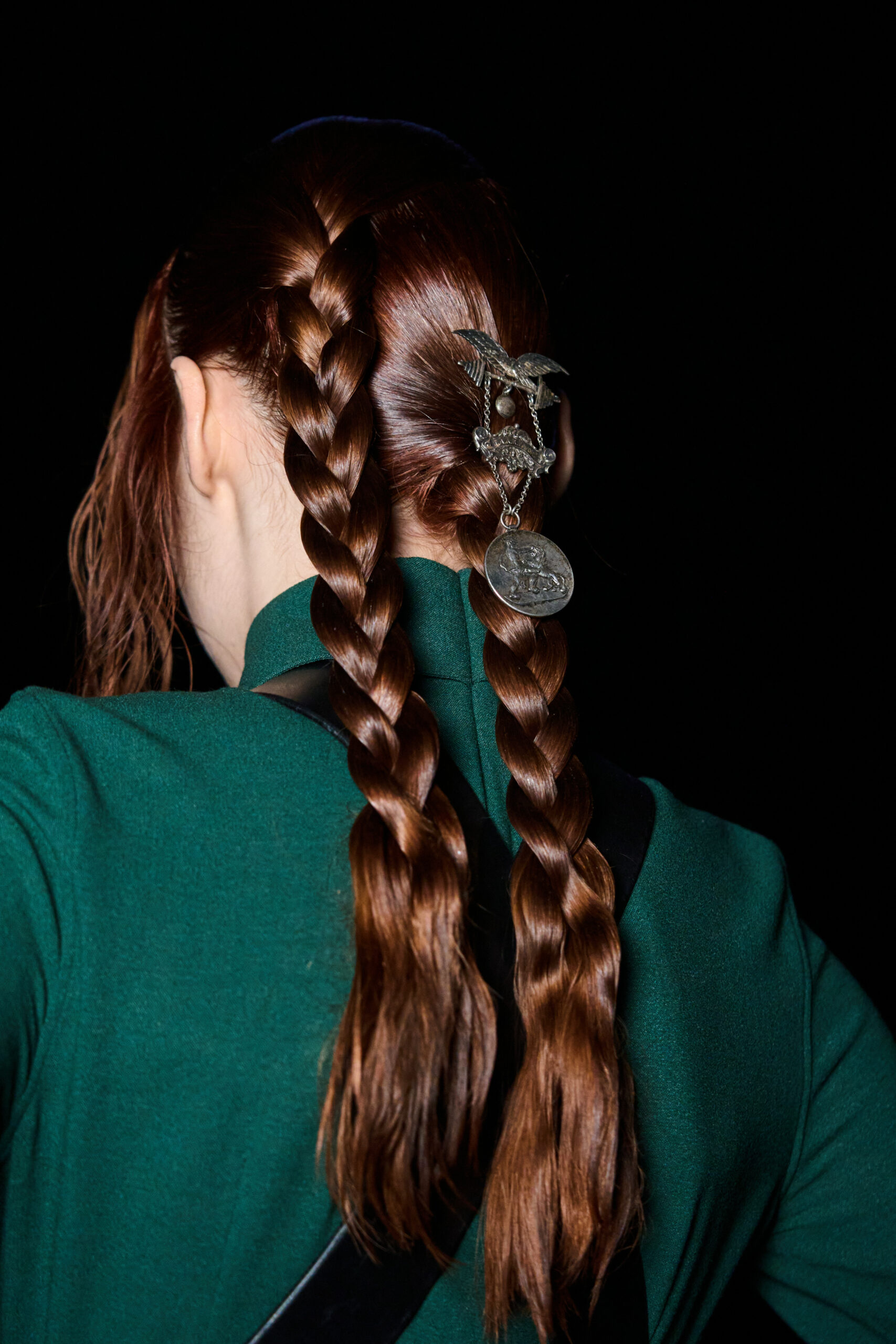 Η πιο hot απόχρωση της σεζόν για τα καστανά μαλλιά είναι εμπνευσμένη από τα κάστανα