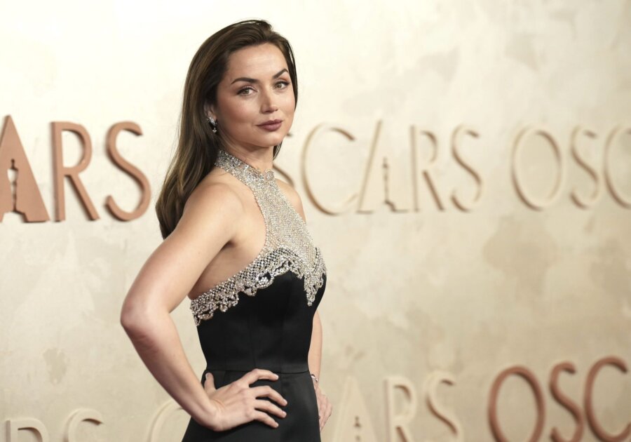 Η Άνα ντε Άρμας σε τελικές συζητήσεις για το «Reenactment» – Μαζί της οι Μπενίτσιο ντελ Τόρο και Κάμερον Ντίαζ