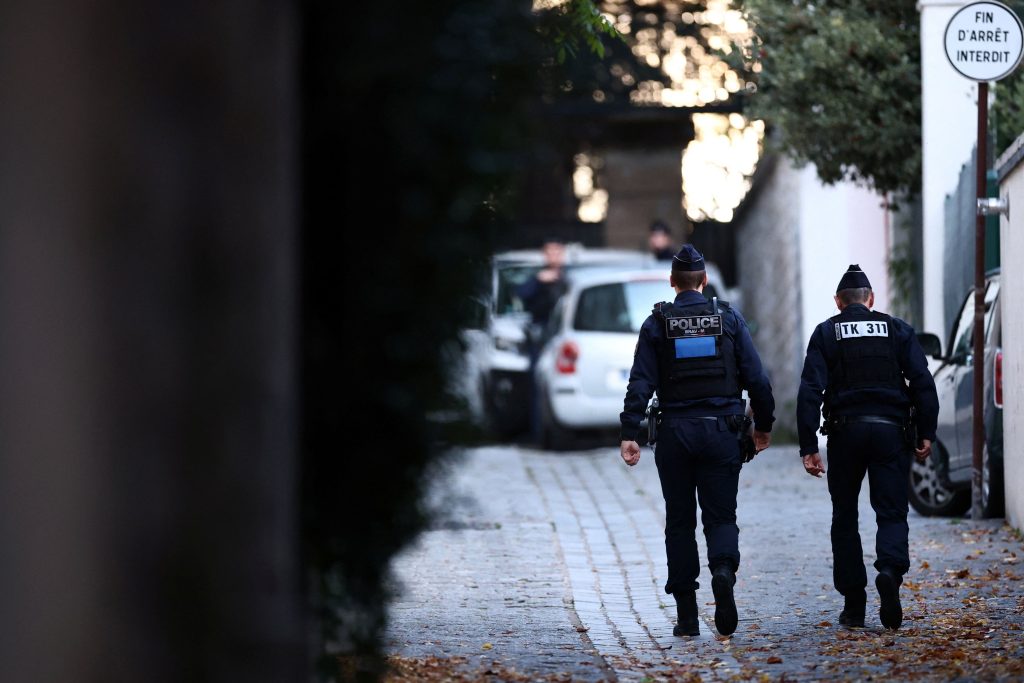 Γαλλία: Γυναίκα έβαλε τέλος στη ζωή της κόβοντας τον λαιμό της με αλυσοπρίονο μπροστά σε πελάτες