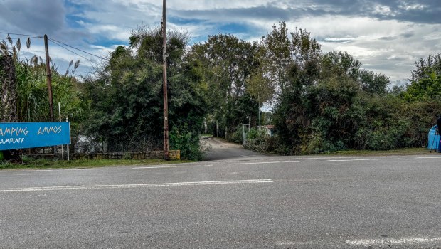 Ο ανιψιός του θύματος ελέγχεται για τη διπλή δολοφονία στη Φοινικούντα - Κλήθηκε να καταθέσει και η φίλη του