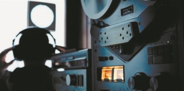 Δίκη για υποκλοπές: «Οι στόχοι παρακολουθήθηκαν πρώτα από ΕΥΠ και μετά από Predator» κατέθεσε ο Θ. Κουκάκης