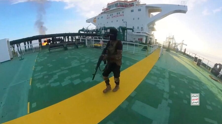 Tα περιστατικά επιθέσεων και πειρατείας από τους Χούθι της Υεμένης εμποδίζουν τις επιχειρήσεις στην Ερυθρά Θάλασσα (Reuters)