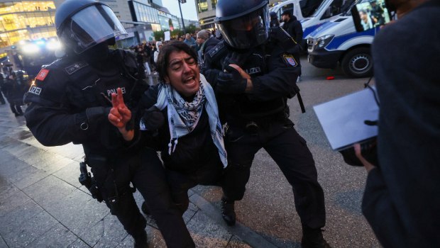 Γερμανία: Υπέρ της στέρησης της υπηκοότητας σε υποστηρικτές της Χαμάς, ο υπουργός Εσωτερικών