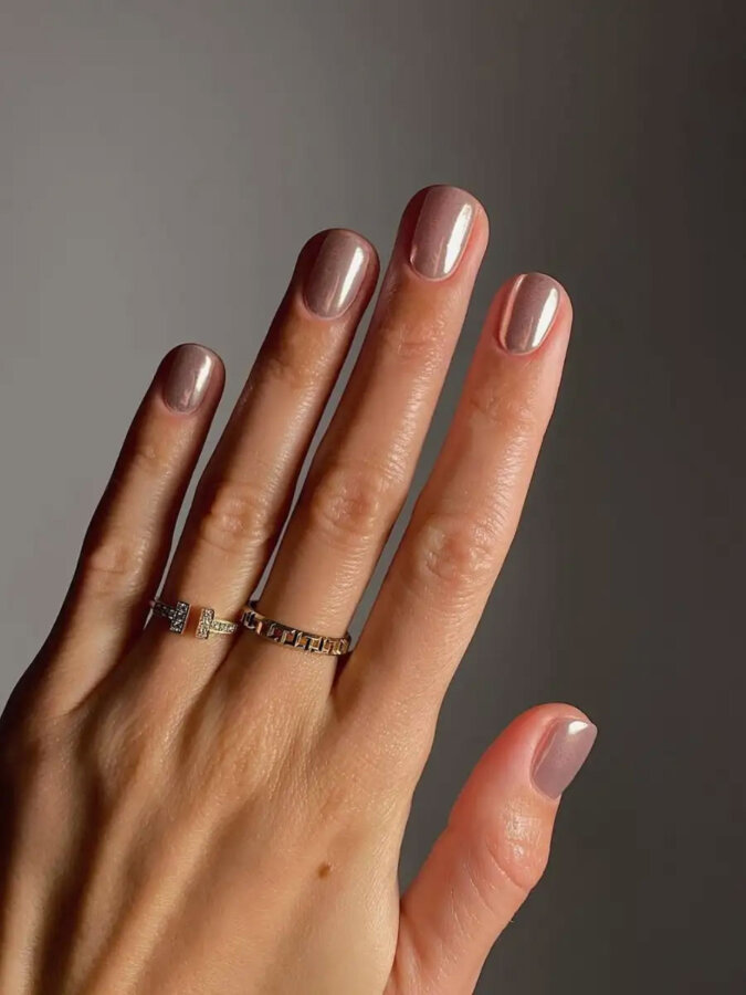 Winter Nails 2025: Οι 7 αποχρώσεις που θα βλέπεις παντού