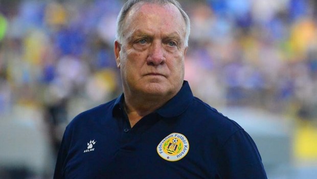 Ο Ντικ Άντβοκαατ θα γίνει με το Κουρασάο ο γηραιότερος προπονητής σε Μουντιάλ, ξεπερνώντας τον Ότο Ρεχάγκελ