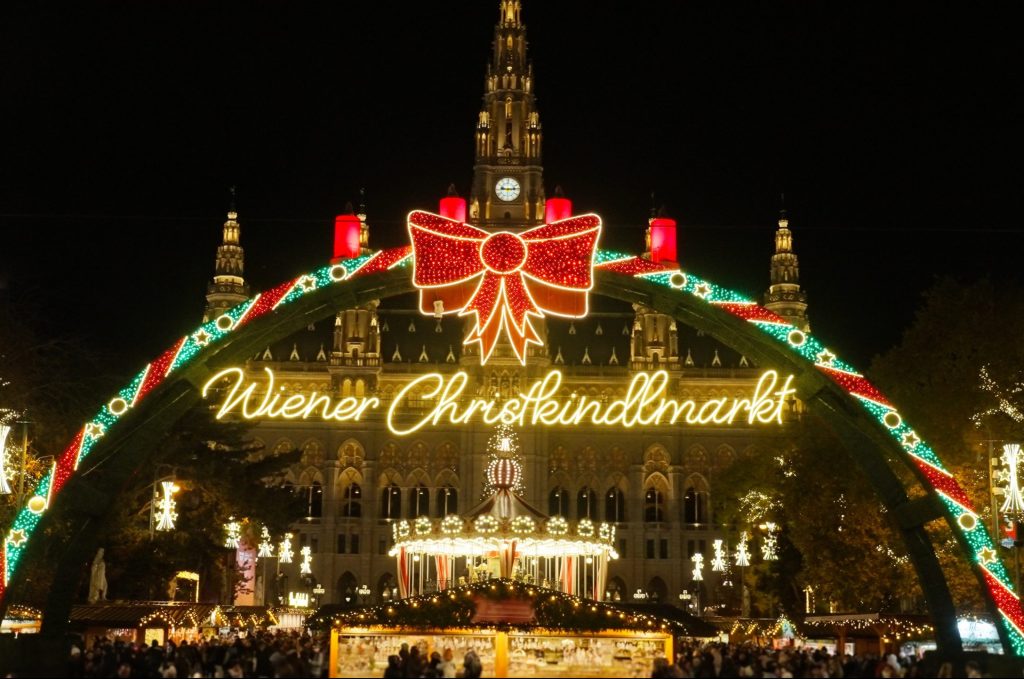 Ο χριστουγεννιάτικος χάρτης της Ευρώπης: Ποιες αγορές άνοιξαν ήδη και ποιες ετοιμάζονται να λάμψουν