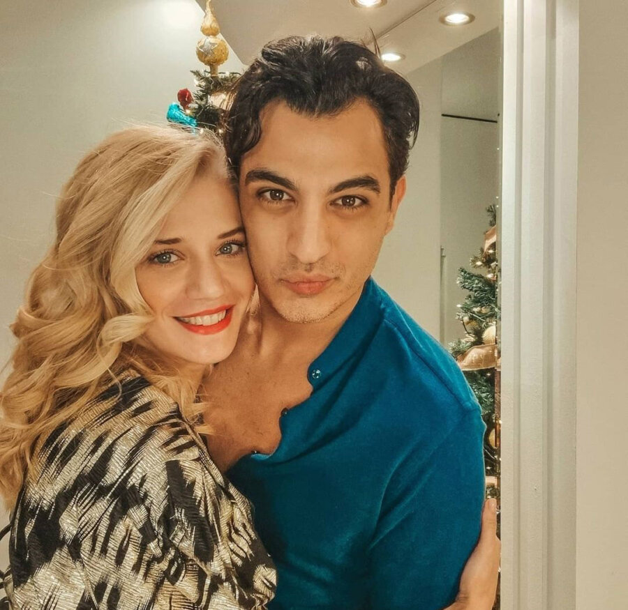 «Κοιταζόμαστε και λέμε τι φτιάξαμε»: Ο Δήμος Αναστασιάδης μιλά για την ευτυχία με την Τζένη Θεωνά