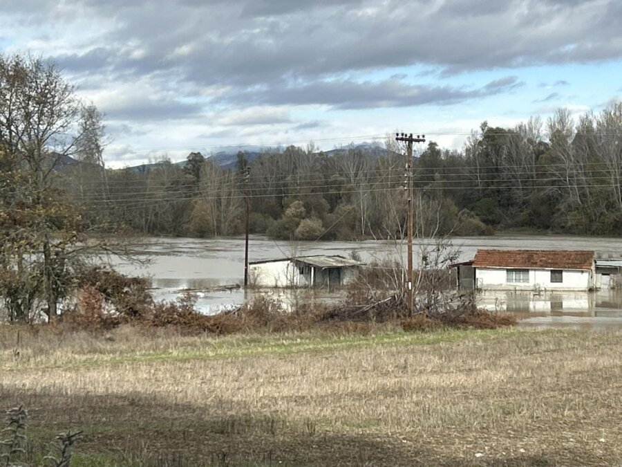 Σαρώνει η κακοκαιρία στην Καστοριά – Πέντε κτηνοτρόφοι εγκλωβίστηκαν στον Γράμμο