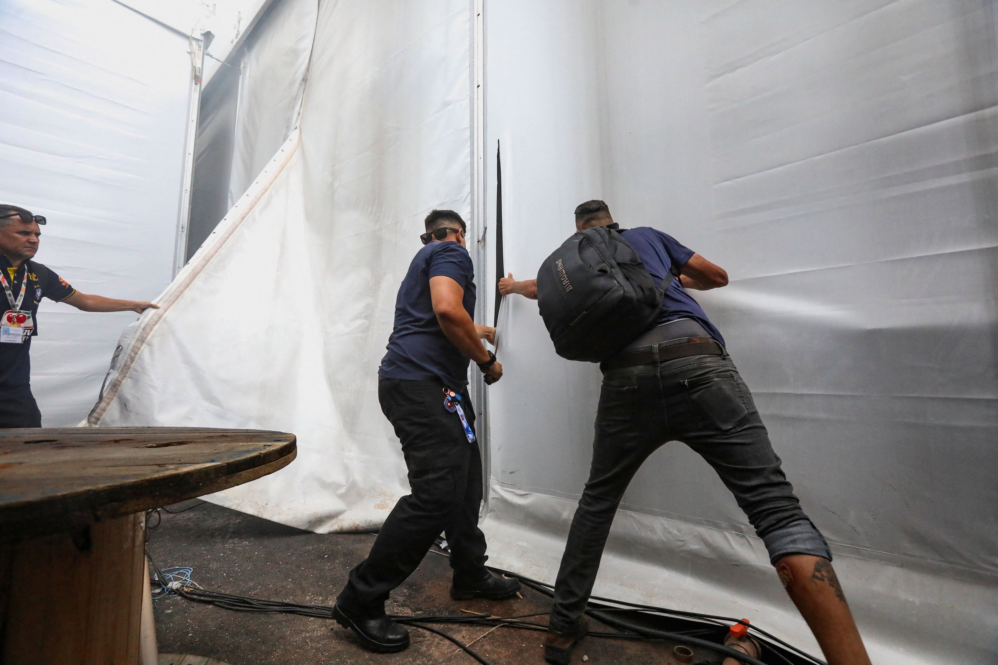 COP30: Πυρκαγιά σε περίπτερο του συνεδριακού κέντρου όπου γίνονται οι συνομιλίες για το κλίμα