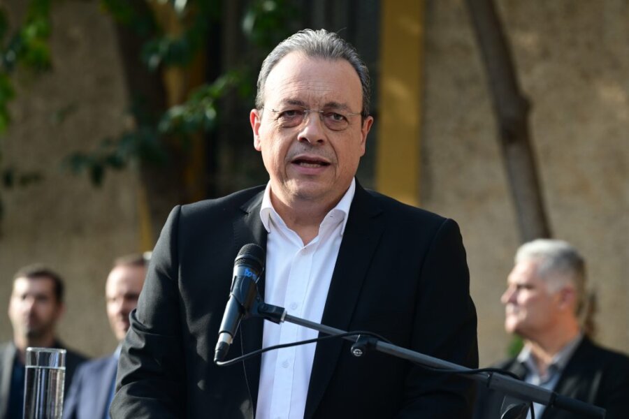 Σωκράτης Φάμελλος για Αλέκο Φλαμπουράρη: «Στο πρόσωπο του βλέπαμε μια γενιά που στάθηκε όρθια και στήριξε την πατρίδα μας»