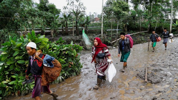 Ινδονησία: Τουλάχιστον 30 νεκροί εξαιτίας των κατολισθήσεων στην Ιάβα