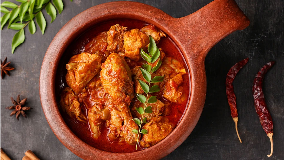 Γρήγορο κοτόπουλο κάρυ με σάλτσα ντομάτας