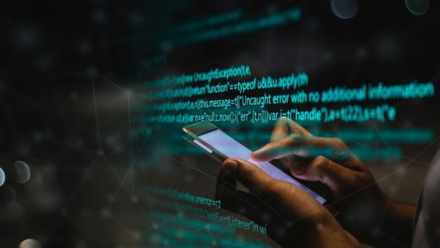 «Υπάρχει κοινό κέντρο παρακολούθησης ΕΥΠ και predator» - Τι κατέθεσε δημοσιογράφος του in για τις υποκλοπές