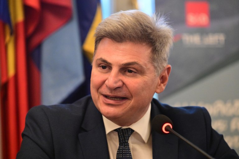 Ο ΝΙκόλας Φαραντούρης