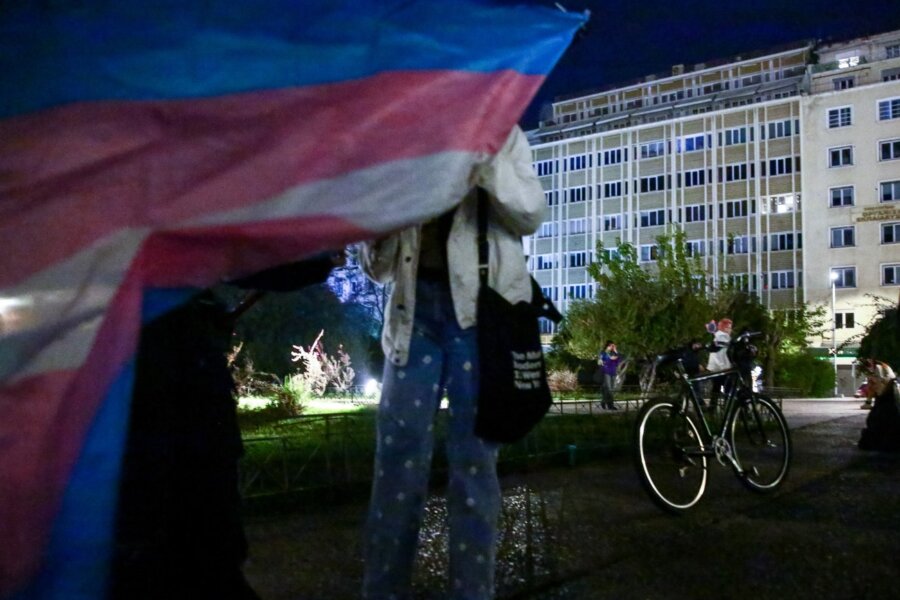 «Τα τρανς άτομα αξίζουν να ζήσουν» - Μήνυμα ορατότητας και δικαιοσύνης με την Πορεία Μνήμης στην Αθήνα