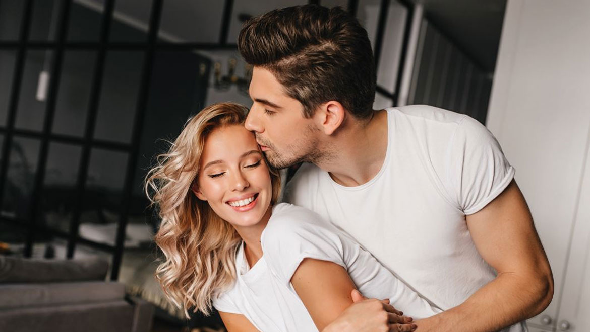 5 λόγοι που το φλερτ κάνει καλό στην υγεία σου
