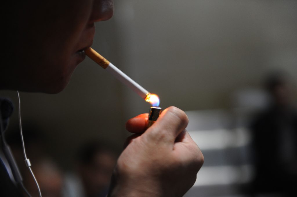 Κρίσιμες αποφάσεις από τον ΠΟΥ για το κάπνισμα