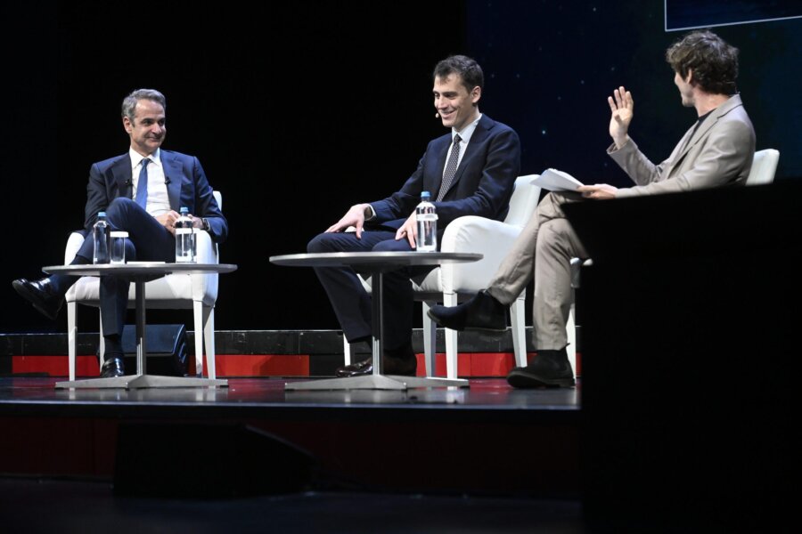 Τεχνητή νοημοσύνη με ευρωπαϊκές αξίες: Η συζήτηση Μητσοτάκη-Mensch στο GenAI Summit