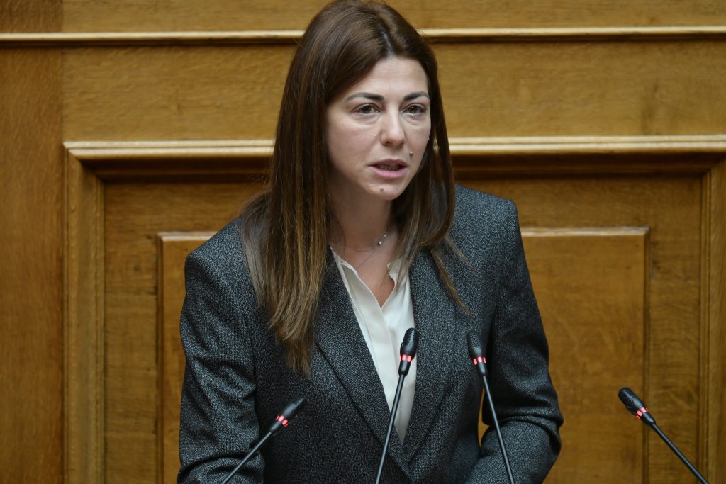 Ζαχαράκη: «Βήμα προς ένα σύγχρονο σχολικό περιβάλλον η εγκατάστση ατομικών θυρίδων στα δημοτικά»