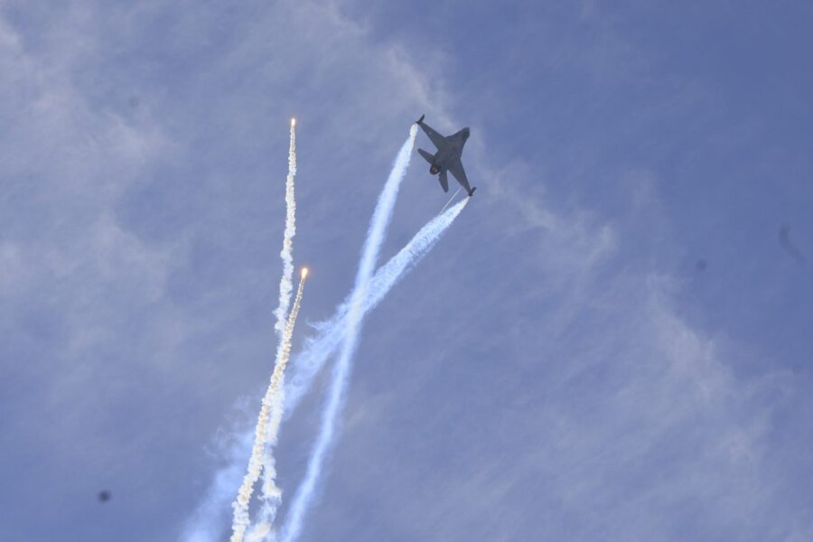 Γαλλικό μήνυμα με άσκηση στο Αιγαίο