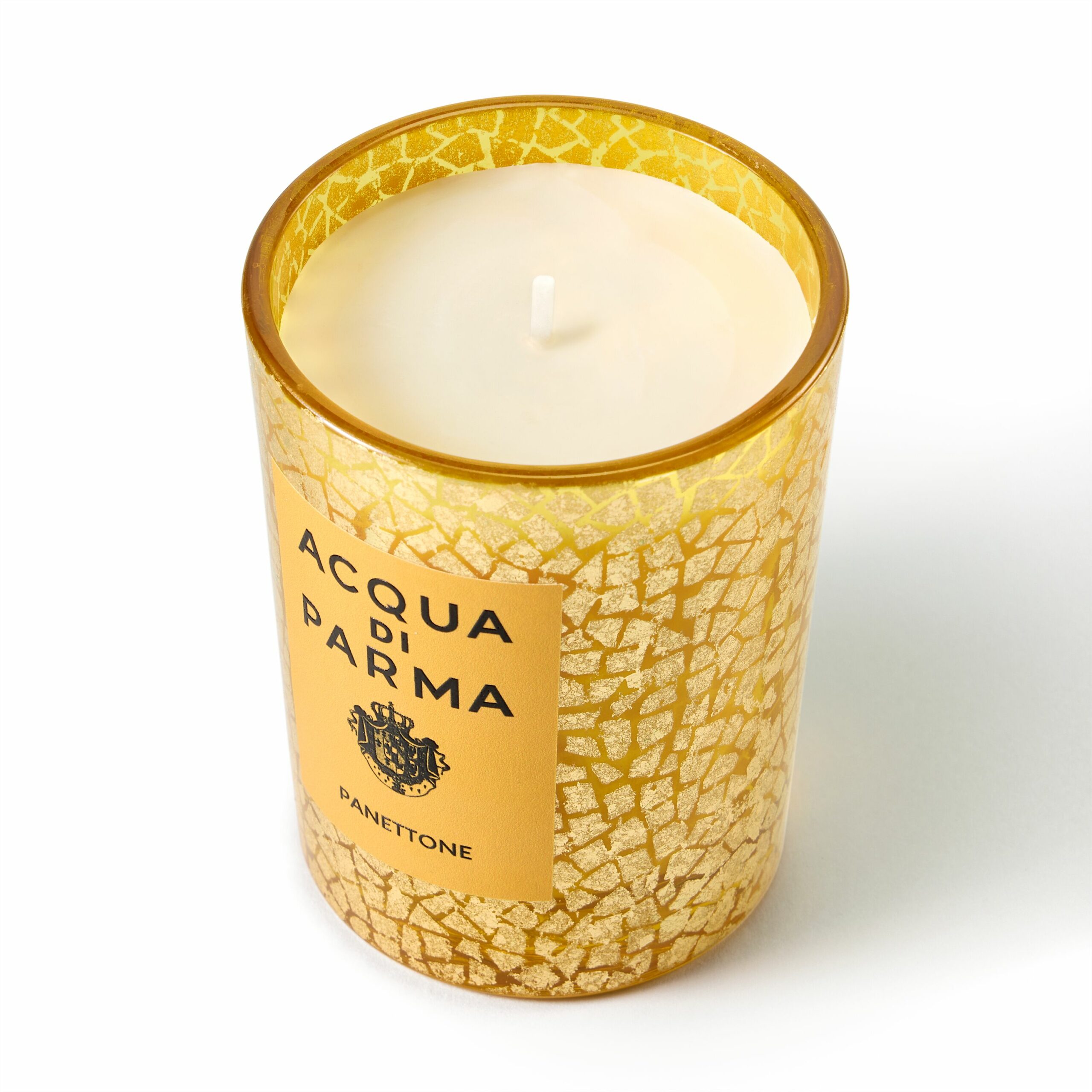 Πέντε κεριά που θα κάνουν το σπίτι να μυρίζει Χριστούγεννα