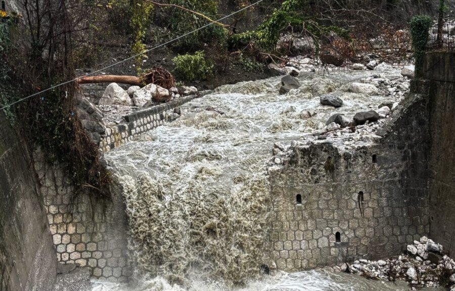 Κακοκαιρία: Σαρώνει τη χώρα η Adel - Ισχυρές καταιγίδες, χαλάζι και ανεμοστρόβιλοι - Πού θα χτυπήσει τις επόμενες ώρες
