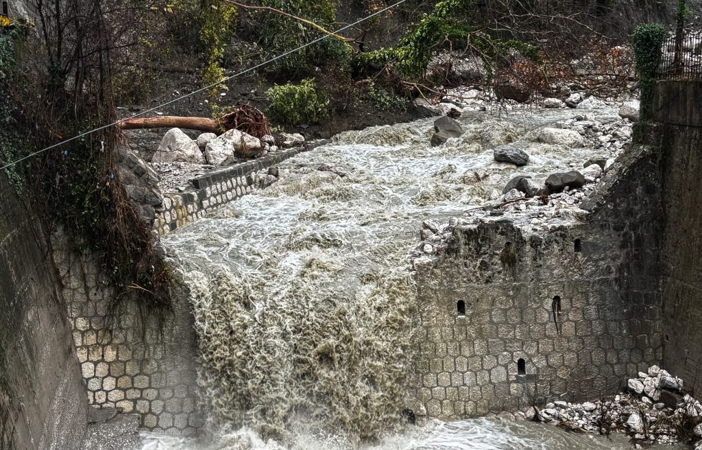 Κακοκαιρία: Σαρώνει τη χώρα η Adel - Ισχυρές καταιγίδες, χαλάζι και ανεμοστρόβιλοι - Πού θα χτυπήσει τις επόμενες ώρες