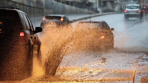 Νέο έκτακτο δελτίο για την κακοκαιρία Adel: Πού θα έχουμε έντονα φαινόμενα με καταιγίδες τις επόμενες ώρες