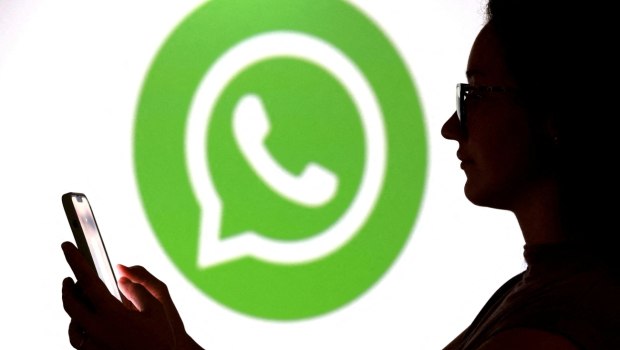 Η Ρωσία απειλεί να αποκλείσει πλήρως το WhatsApp