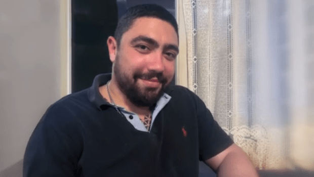 Νίκος Καρακλάς: «Σκότωσαν το παιδί μου και το κρέμασαν» λέει η μητέρα του λιμενικού που βρέθηκε απαγχονισμένος