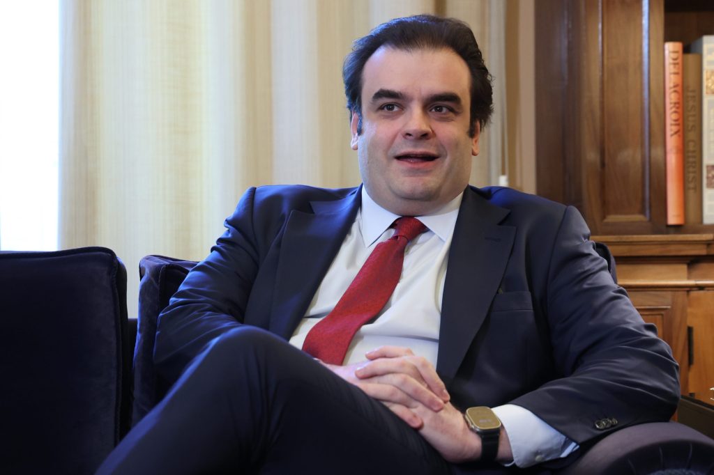 Bloomberg: Ο Πιερρακάκης καταθέτει υποψηφιότητα για την προεδρία του Eurogroup