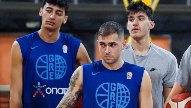 Η Εθνική Ελλάδας «πέταξε» για την Πορτογαλία (vid)