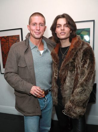 Κωνσταντίνος - Αλέξιος Ντε Γκρες: Σπάνια εμφάνιση με εντυπωσιακή συνοδό σε εικαστική έκθεση στο Λονδίνο