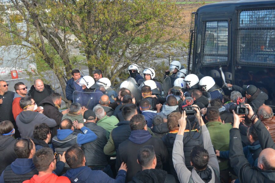 ÁÃÑÏÔÉÊÅÓ ÊÉÍÇÔÏÐÏÉÇÓÅÉÓ ÓÔÏÍ ÊÏÌÂÏ ÔÇÓ ÍÉÊÁÉÁÓ ÊÁÉ ÅÍÔÁÓÇ ÌÅ ÔÇÍ ÁÓÔÕÍÏÌÉÁ