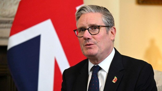 Στάρμερ: «Θα προχωρήσουμε πιο γρήγορα στην ανάπτυξη»