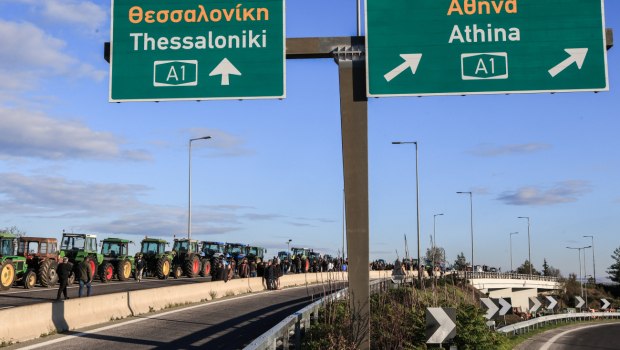 Αγρότες: Στα δύο έχει κοπεί η Ελλάδα - Διακοπές κυκλοφορίας και εναλλακτικές διαδρομές