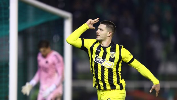 Παναθηναϊκός – ΑΕΚ 2-3: «Διπλό» η Ένωση με χατ-τρικ του Γιόβιτς