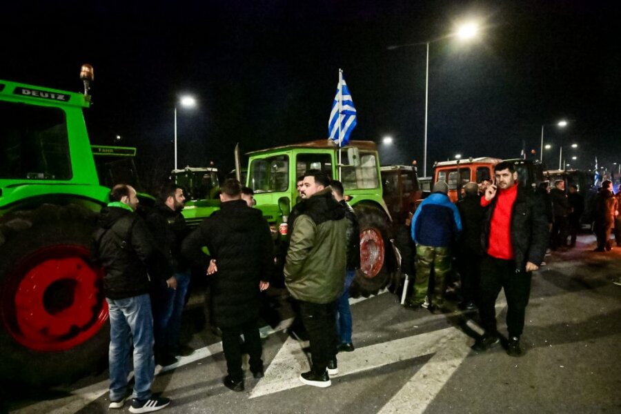 Κορυφώνεται η κόντρα κυβέρνησης – αντιπολίτευσης με φόντο το αγροτικό