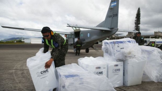 Ονδούρα - προεδρικές εκλογές: Τεχνική ισοπαλία ανάμεσα στον εκλεκτό του Τραμπ και τον αντίπαλό του