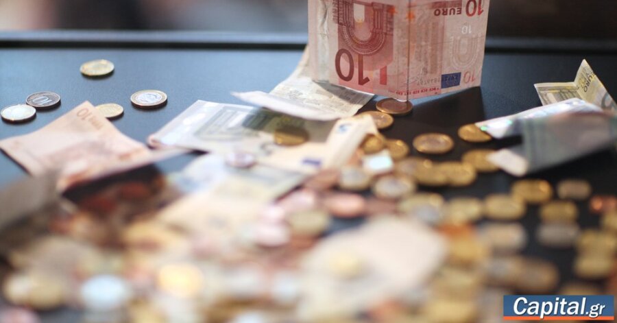 IOBE: Στην κατιούσα καταναλωτική εμπιστοσύνη και αποταμίευση