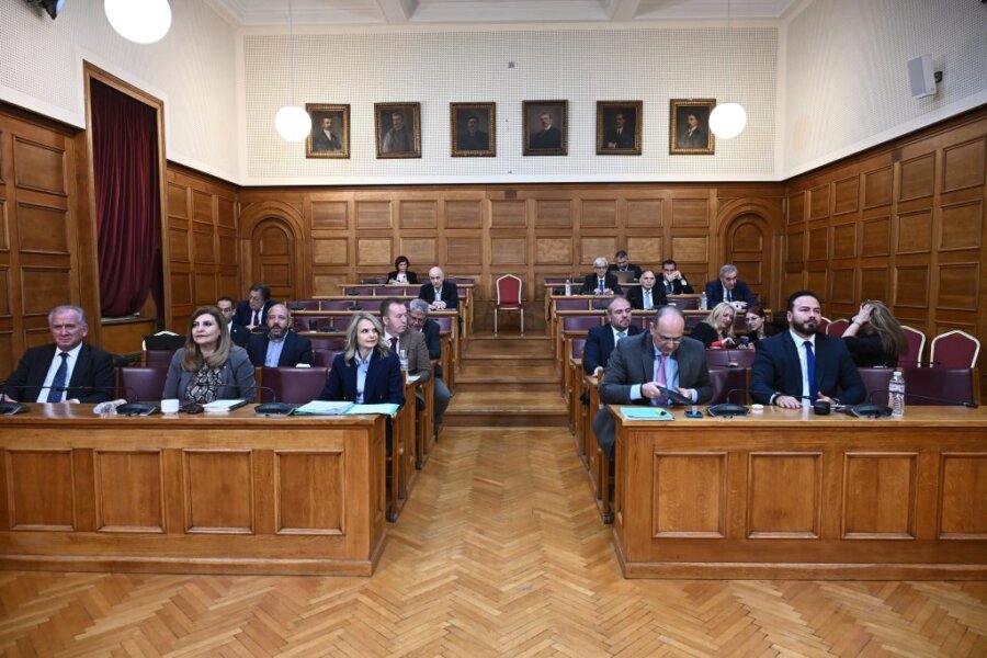 Απειλές και προειδοποιήσεις από τον «Φραπέ»