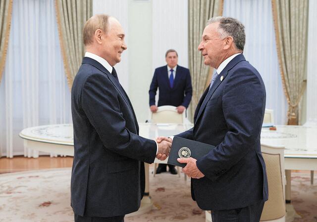 Βλαντίμιρ Πούτιν με απεσταλμένο ΗΠΑ