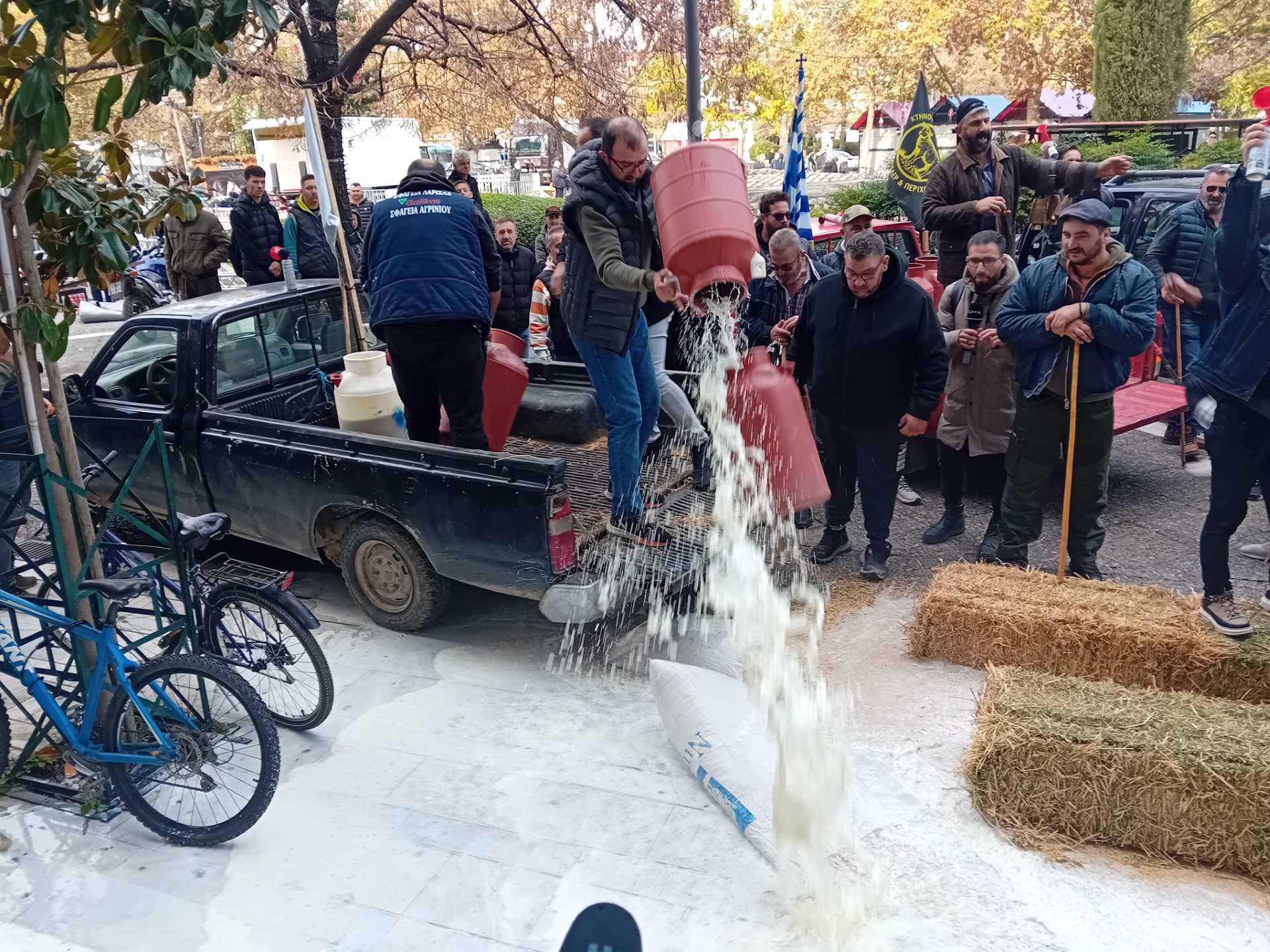 ktinotrofoi-gala-plateia-3