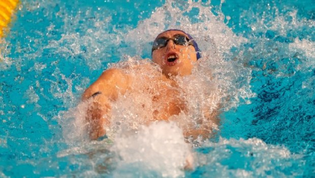 Ευρωπαϊκό πρωτάθλημα: Στον τελικό των 200μ. ύπτιο, με πανελλήνιο ρεκόρ στους Νέους, ο Απόστολος Σίσκος