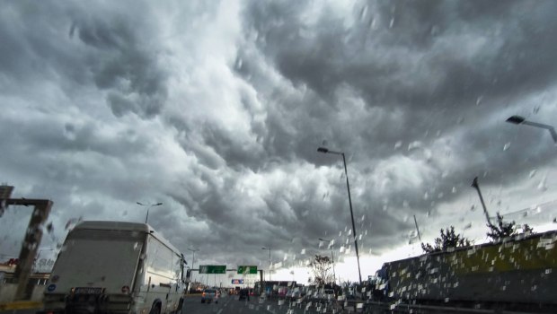 Καιρός: Ξεκινά η κακοκαιρία - Πού θα έχει ισχυρές βροχές και καταιγίδες