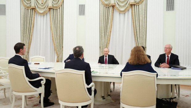 Ουκρανία: ΗΠΑ -Ρωσία ψάχνουν «με τι θα μπορούσαν να συμβιβαστούν οι Ουκρανοί» λέει ο Ρούμπιο