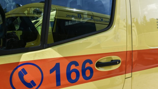 Παλαιό Φάληρο: Οδηγός Ι.Χ. παραβίασε κόκκινο, παρέσυρε μοτοσικλετιστή και τον εγκατέλειψε τραυματισμένο